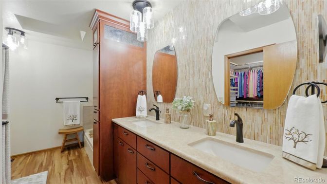 Bathroom, Dual Sink Vanities, Interior, Wood Texture Flooring