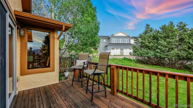 Exterior, Wood Texture Flooring