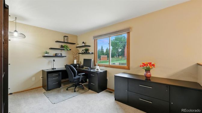 Home Office, Interior