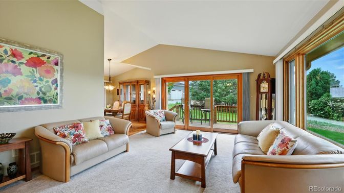 Dining room, Interior, Living room, Pendant Lights