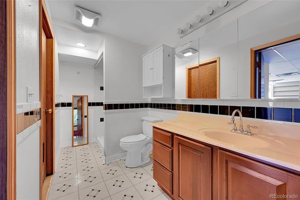 Bathroom, Interior, Recessed Lighting