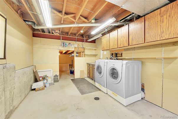 Interior, Washer, Wooden Beams, Wooden Ceilings