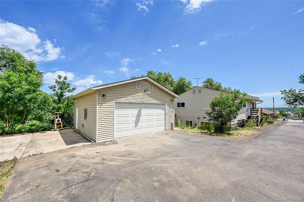 Backyard, Detached Garage, Exterior
