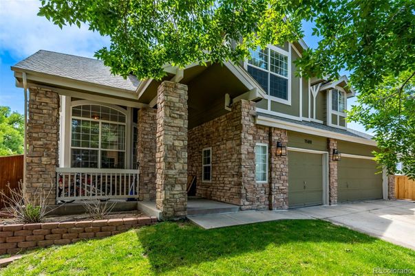 Attached, Exterior, Facade, American Craftsman