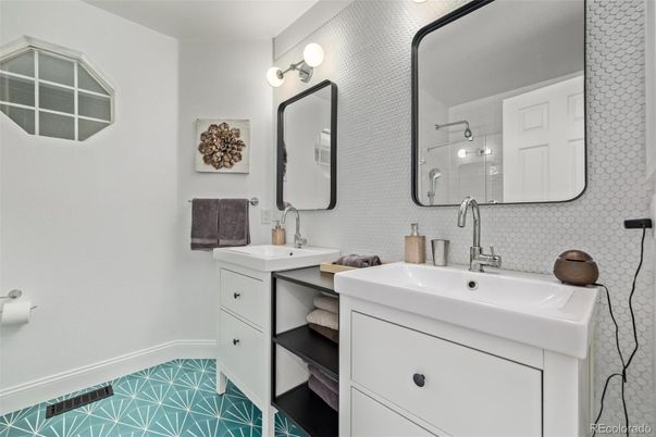 Bathroom, Dual Sink Vanities, Interior