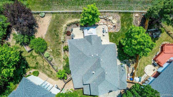Exterior, Drone
