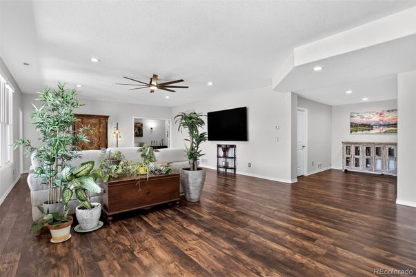Interior, Living room, Recessed Lighting, Wood Texture Flooring