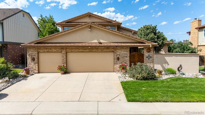 Attached, Exterior, Facade, Brick Facade, American Craftsman