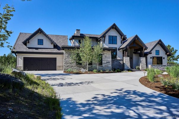 Attached, Exterior, Facade, Farmhouse