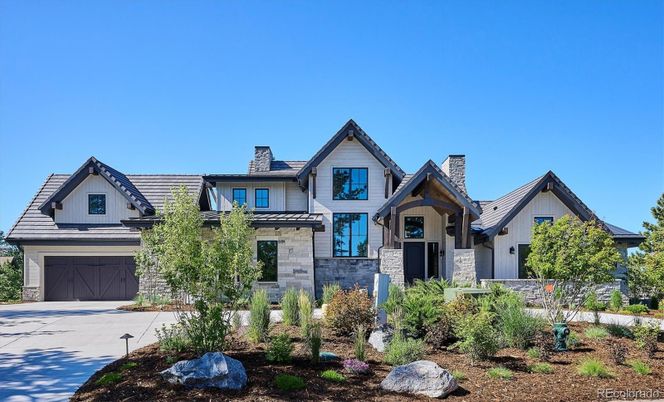 Attached, Exterior, Facade, Farmhouse