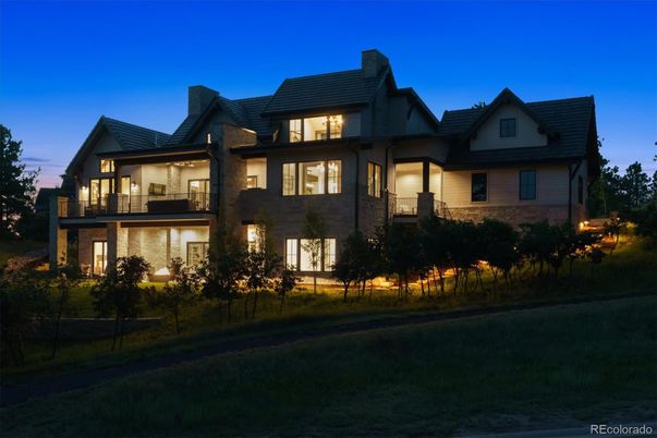 Exterior, Facade, Farmhouse