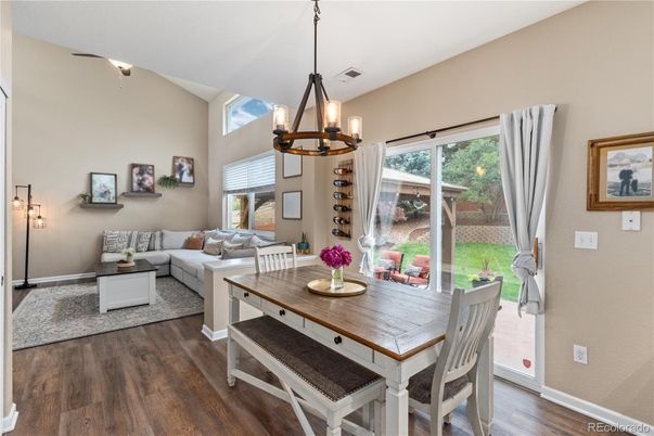 Chandelier, Dining room, Interior, Living room, Pendant Lights, Wood Texture Flooring