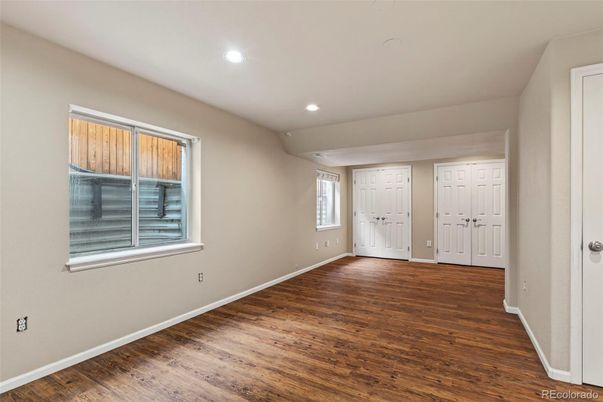 Empty room, Interior, Recessed Lighting, Wood Texture Flooring
