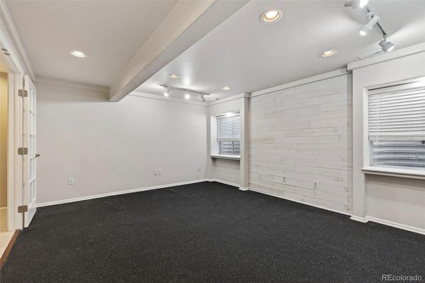 Empty room, Interior, Recessed Lighting