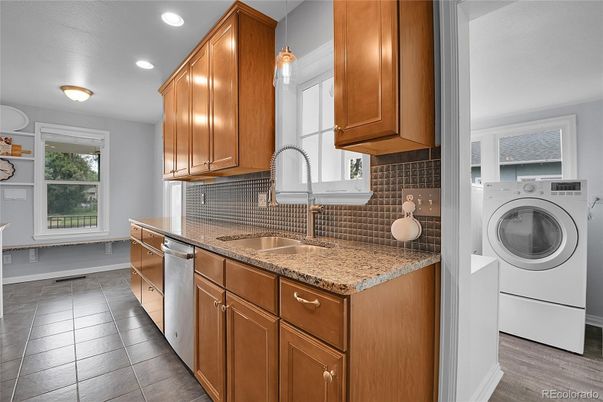 Interior, Kitchen, Recessed Lighting, Washer