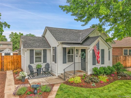 Exterior, Facade, Cape Cod