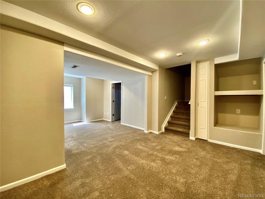 Empty room, Interior, Recessed Lighting