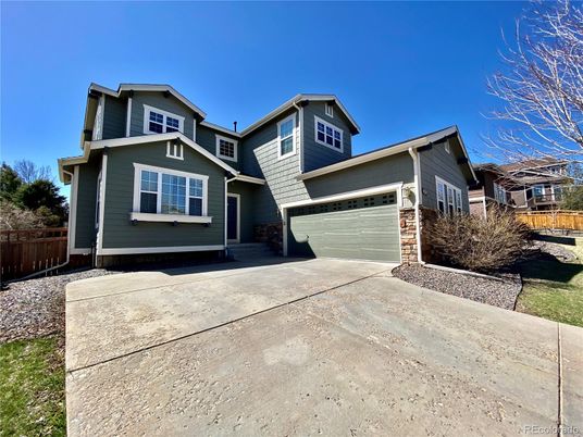 Attached, Exterior, Facade, American Craftsman