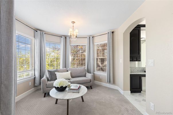 Chandelier, Interior, Living room