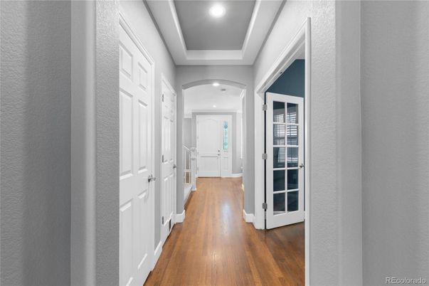 Interior, Recessed Lighting, Wood Texture Flooring