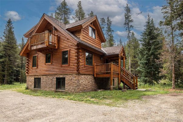 Backyard, Exterior, Facade, Brick Facade, Log Home