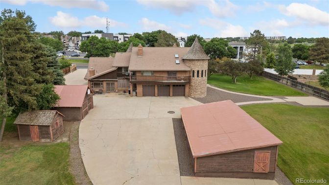 Exterior, Drone