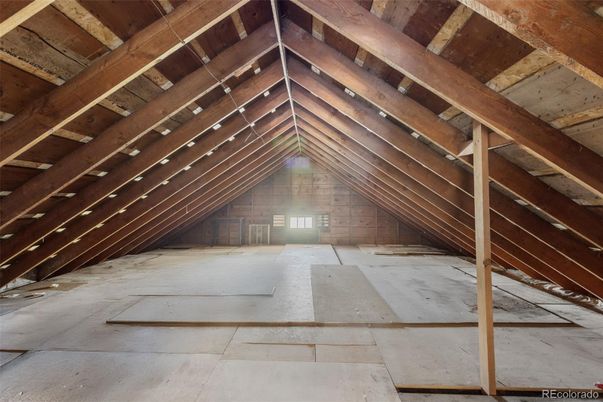 Empty room, Interior, Wooden Beams, Wooden Ceilings
