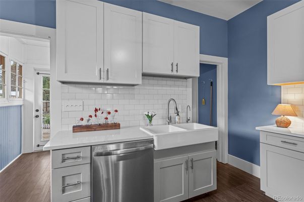 Interior, Kitchen, Stainless Steel Appliances, Wood Texture Flooring
