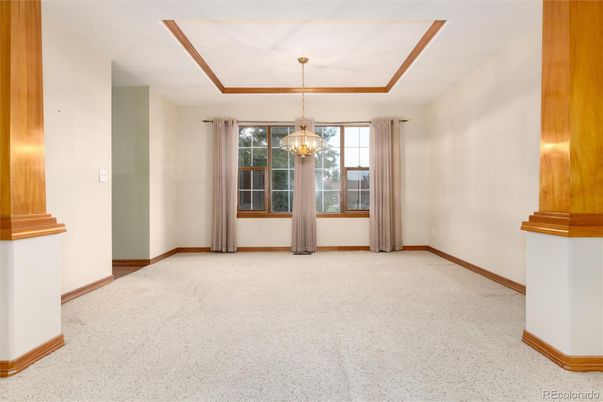 Empty room, Interior, Pendant Lights