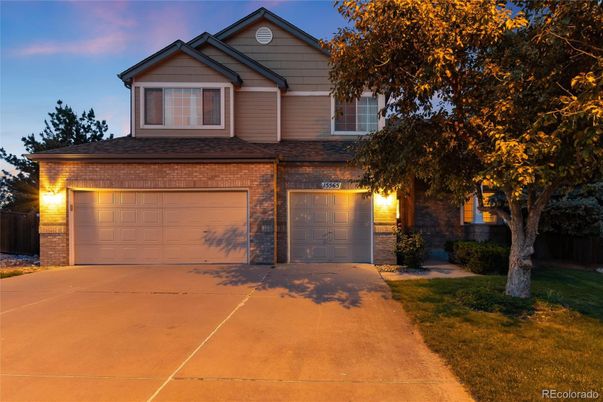 Attached, Exterior, Facade, American Craftsman