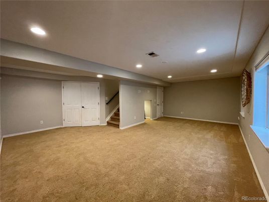 Empty room, Interior, Recessed Lighting