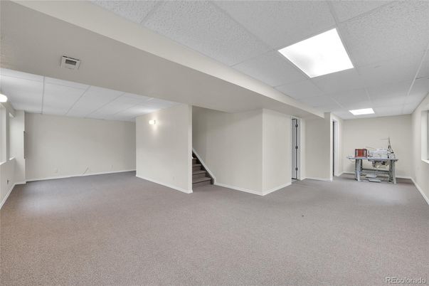 Empty room, Interior, Recessed Lighting