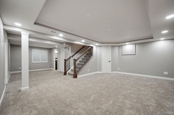 Empty room, Interior, Recessed Lighting