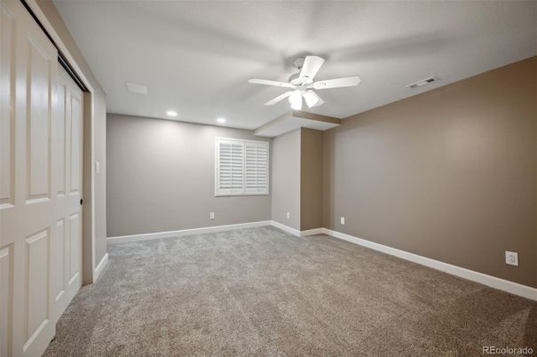 Empty room, Interior, Recessed Lighting