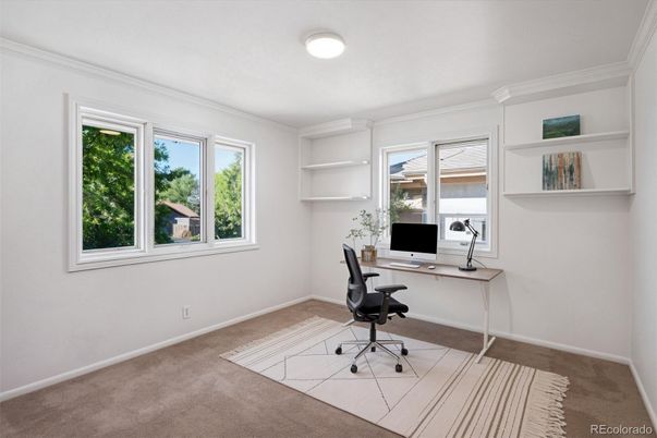 Home Office, Interior
