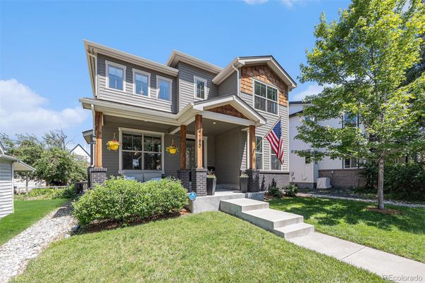 Exterior, Facade, American Craftsman