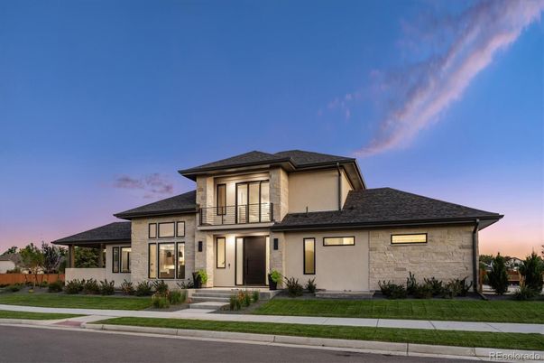 Exterior, Facade, Modern