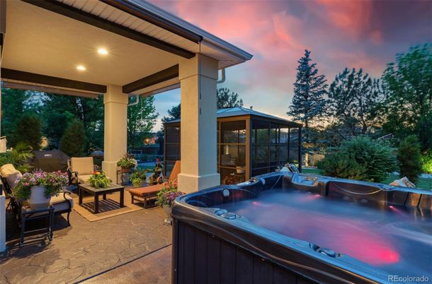 Exterior, Hot Tub