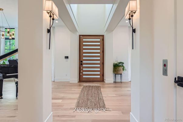 Elevator, Interior, Wood Texture Flooring