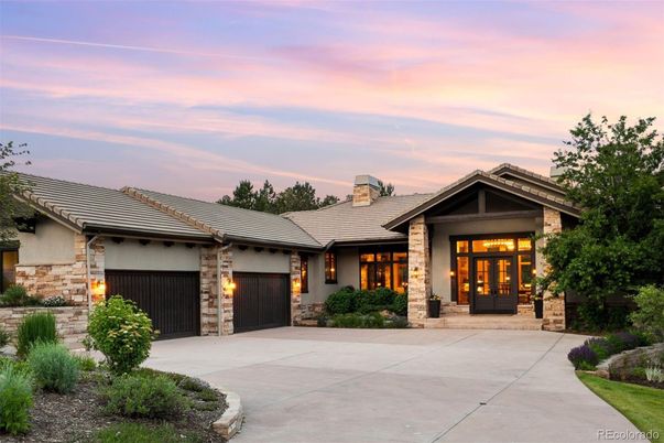 Attached, Exterior, Facade, Ranch