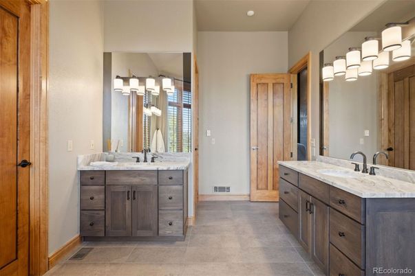 Bathroom, Dual Sink Vanities, Interior