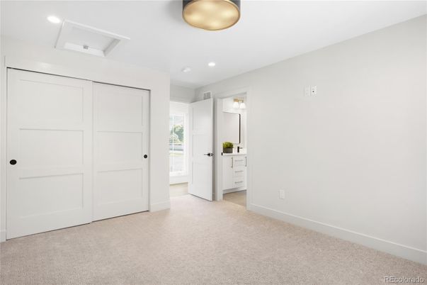 Empty room, Interior, Recessed Lighting