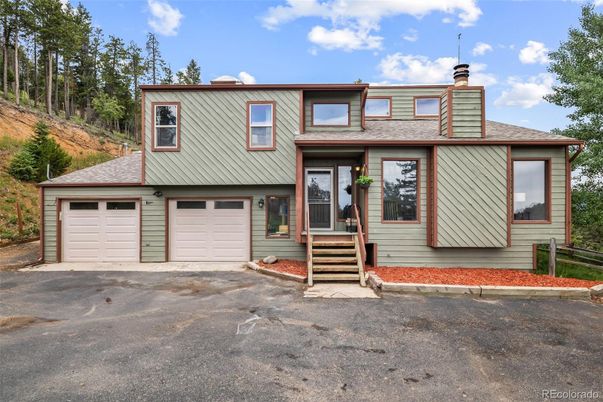 Attached, Exterior, Facade, Split Level