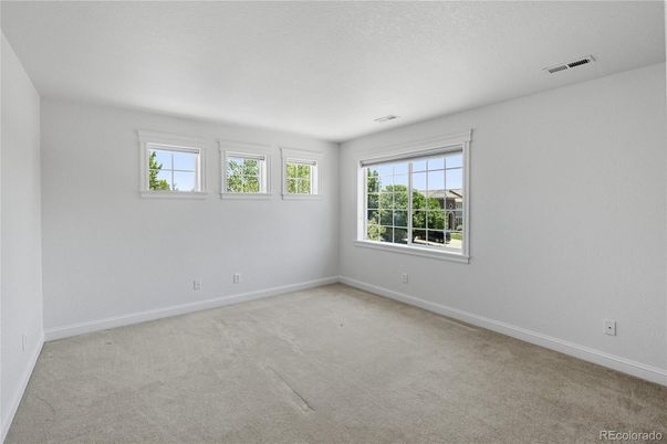 Empty room, Interior