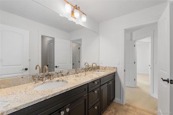 Bathroom, Dual Sink Vanities, Interior