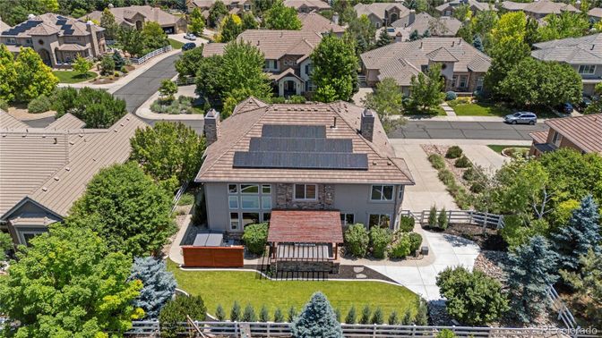 Exterior, Drone