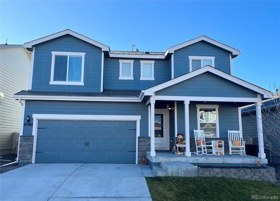 Attached, Exterior, Facade, American Craftsman