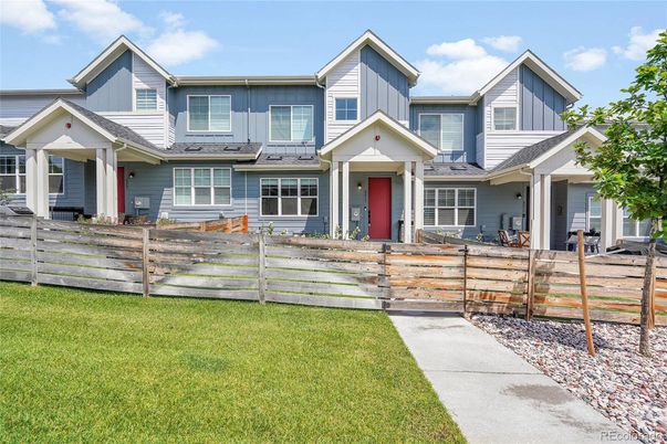 Exterior, Facade, Farmhouse