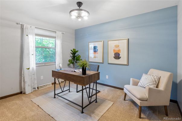 Home Office, Interior