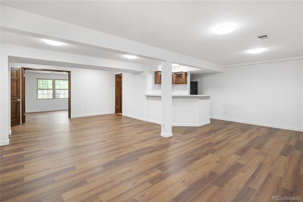 Empty room, Interior, Recessed Lighting, Wood Texture Flooring